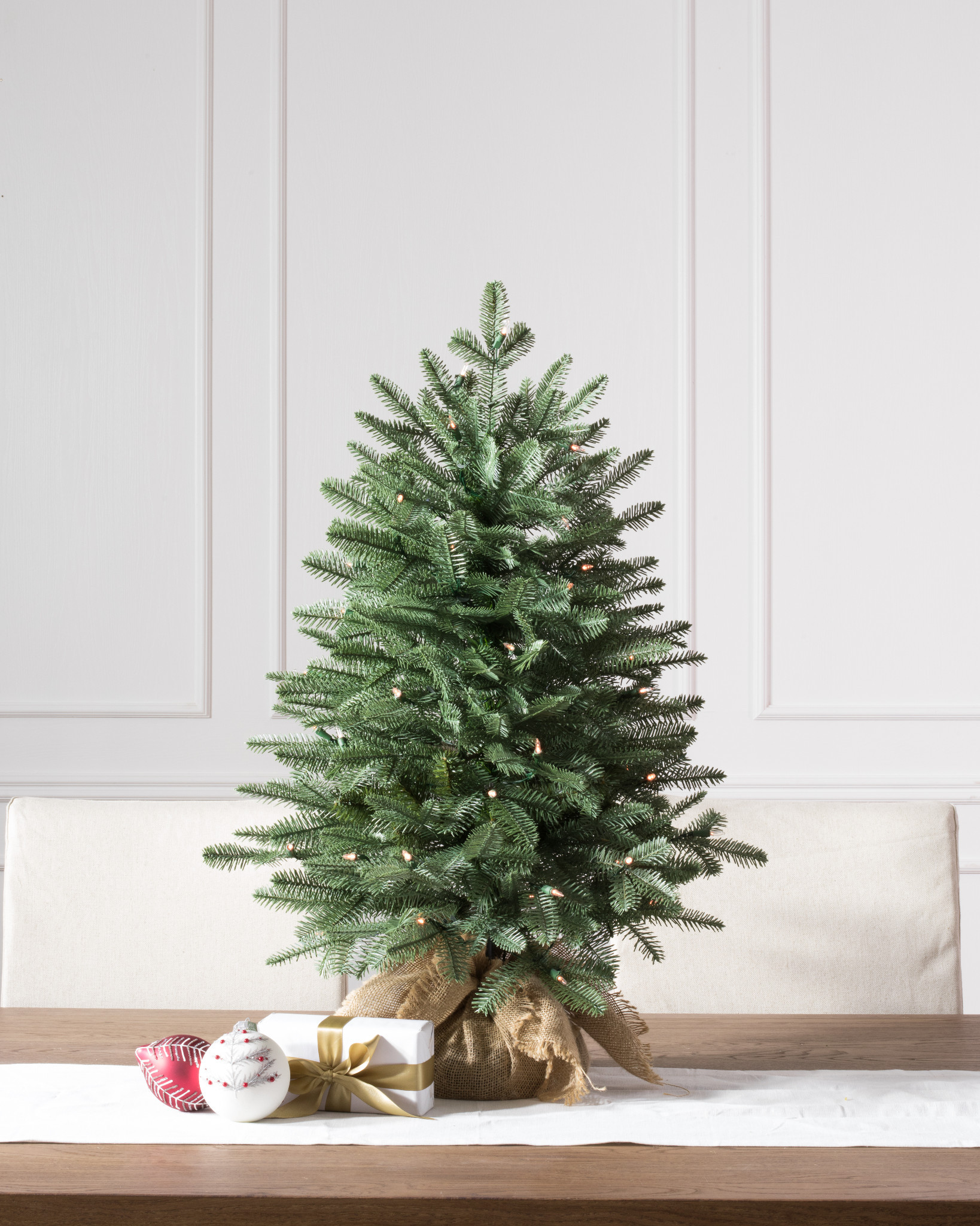 Árvore de Mesa BH Balsam Fir com Base de Saco de Juta